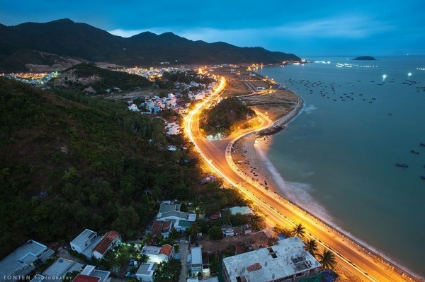 Toàn cảnh thành phố biển Nha Trang lúc lên đèn