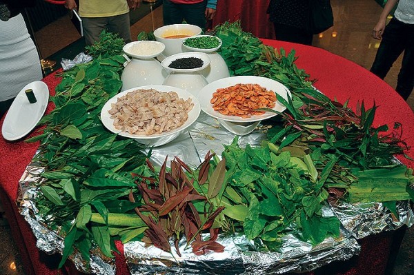 Món ăn ngon Việt Nam gỏi lá kon tum