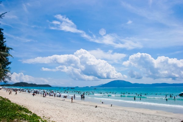 Bãi biển Dốc Lết Nha Trang độc đáo từ tên gọi