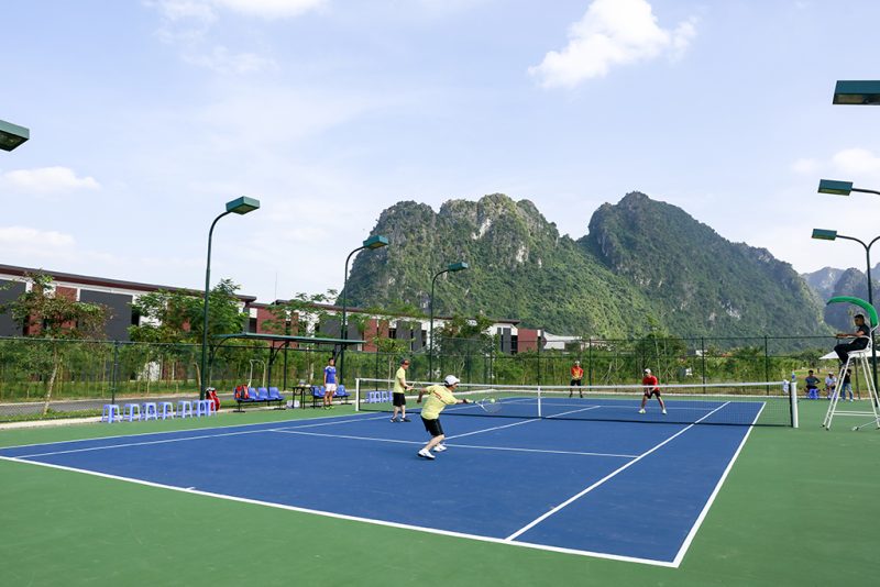 Sân tennis tại Serena Resort Kim Bôi